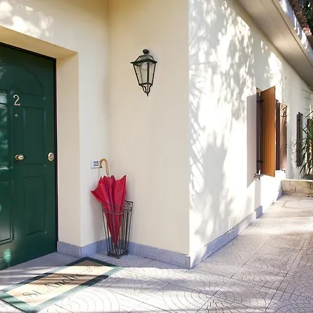 Aparthotel St. Andrew's Garden Rome